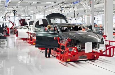 馬斯克公開反駁汽車工人聯合會 特斯拉工廠待遇優越，無需工會介入